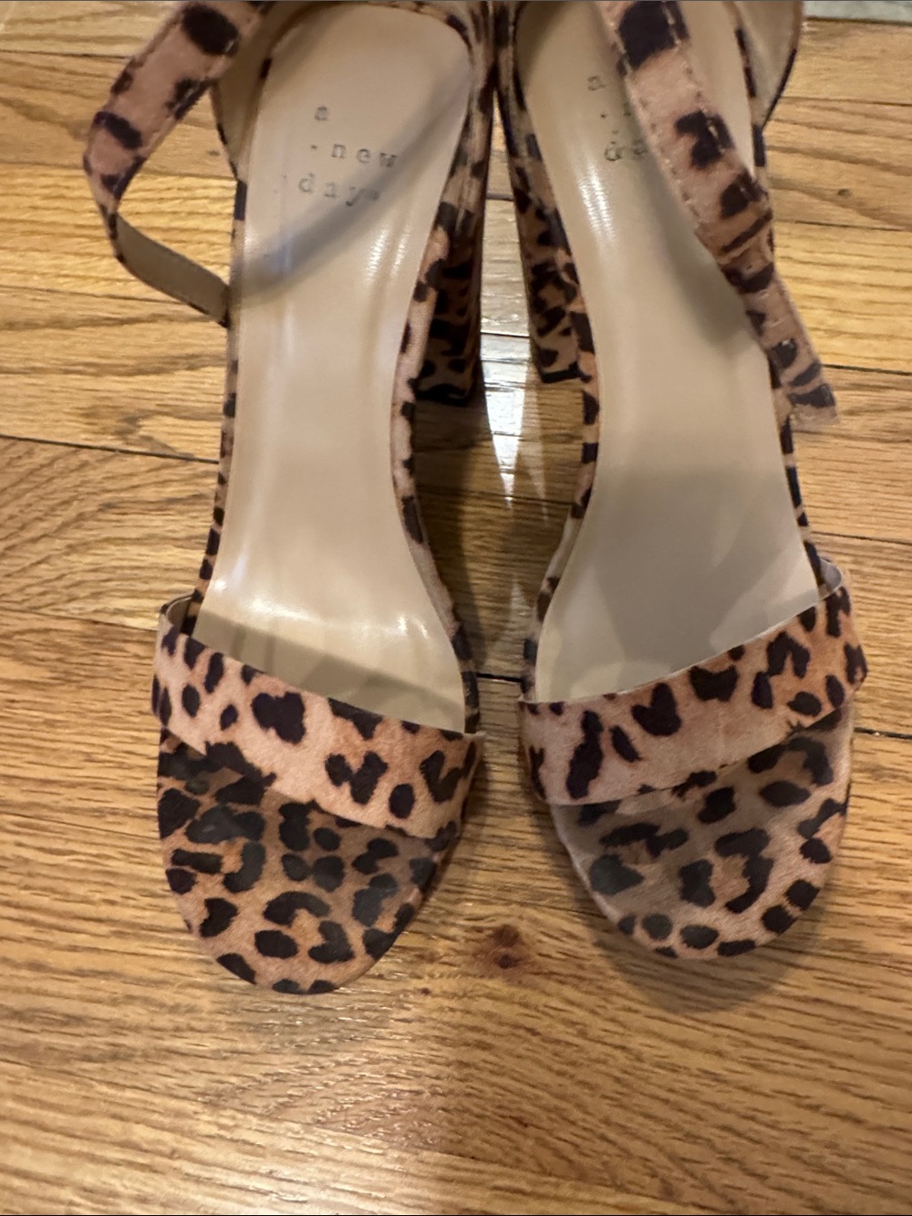 Leopard open toe heeled sandals - Picture 2 of 5